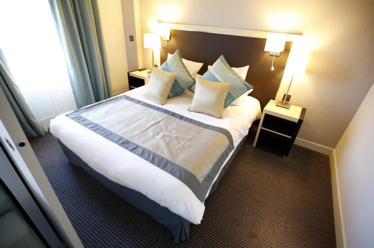 DORMIDAS NO ALOJAMENTO TURÍSTICO CRESCEM 2,2% PARA 8,2 MILHÕES EM JULHO – INE