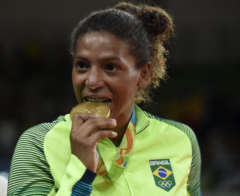 BRASILEIRA RAFAELA SILVA, CAMPEÃ OLÍMPICA DE JUDO, APANHADA COM DOPING