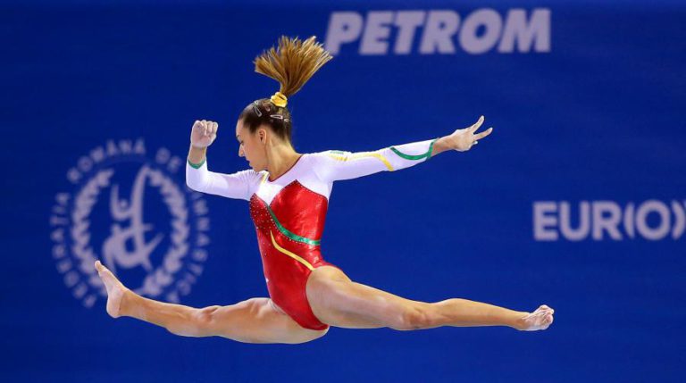 FILIPA MARTINS CONQUISTA OURO NA TRAVE NA TAÇA DO MUNDO DE GINÁSTICA ARTÍSTICA