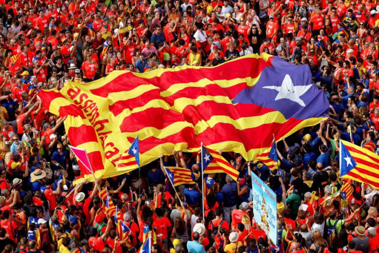 INDEPENDENTISTAS DA CATALUNHA MANIFESTAM-SE ANTES DA SENTENÇA DOS SEUS DIRIGENTES
