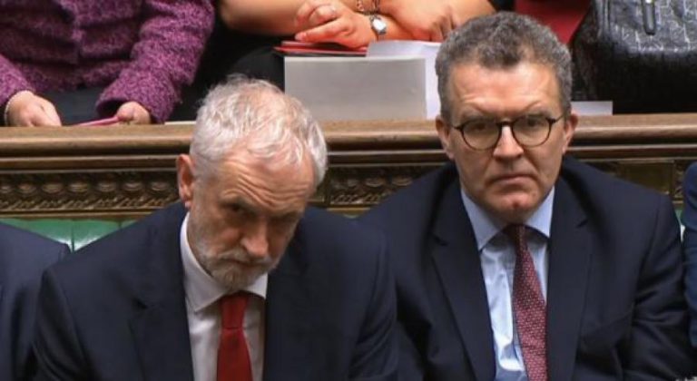 PARTIDO TRABALHISTA DIVIDIDO ENTRE APOIAR REFERENDO SOBRE ‘BREXIT’ ANTES OU DEPOIS DE ELEIÇÕES