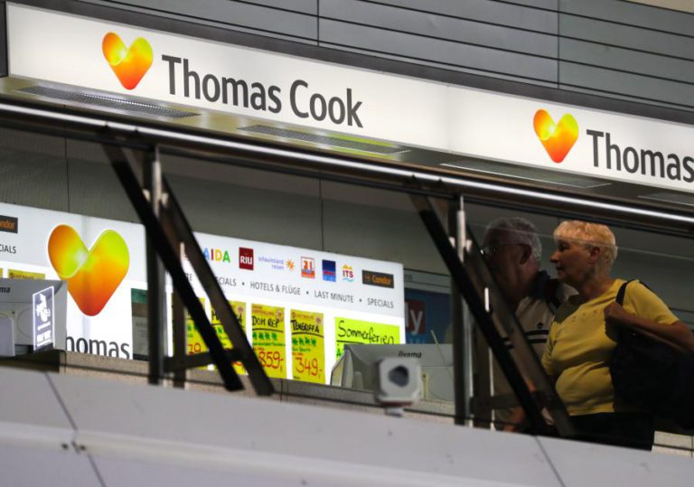 QUASE 15.000 TURISTAS REPATRIADOS PARA O REINO UNIDO APÓS FALÊNCIA DA THOMAS COOK