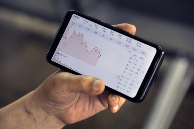 BOLSA DE XANGAI ENCERRA A CAIR 0,41%