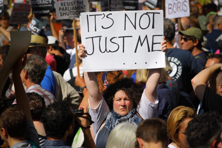 DEPUTADOS BRITÂNICOS ENFRENTAM SEMANA CRUCIAL PARA BLOQUEAR ‘BREXIT’ SEM ACORDO