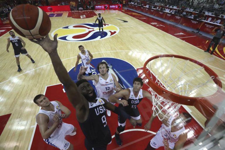 ESTADOS UNIDOS INICIAM DEFESA DO TÍTULO COM VITÓRIA NO MUNDIAL DE BASQUETEBOL