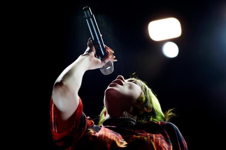BILLIE EILISH, O FENÓMENO POP ALTERNATIVO, ESTREIA-SE HOJE EM LISBOA