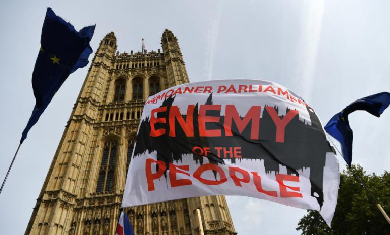 FRANÇA REJEITA NOVO ADIAMENTO DA SAÍDA E GOVERNO BRITÂNICO ADMITE RECORRER A TRIBUNAL