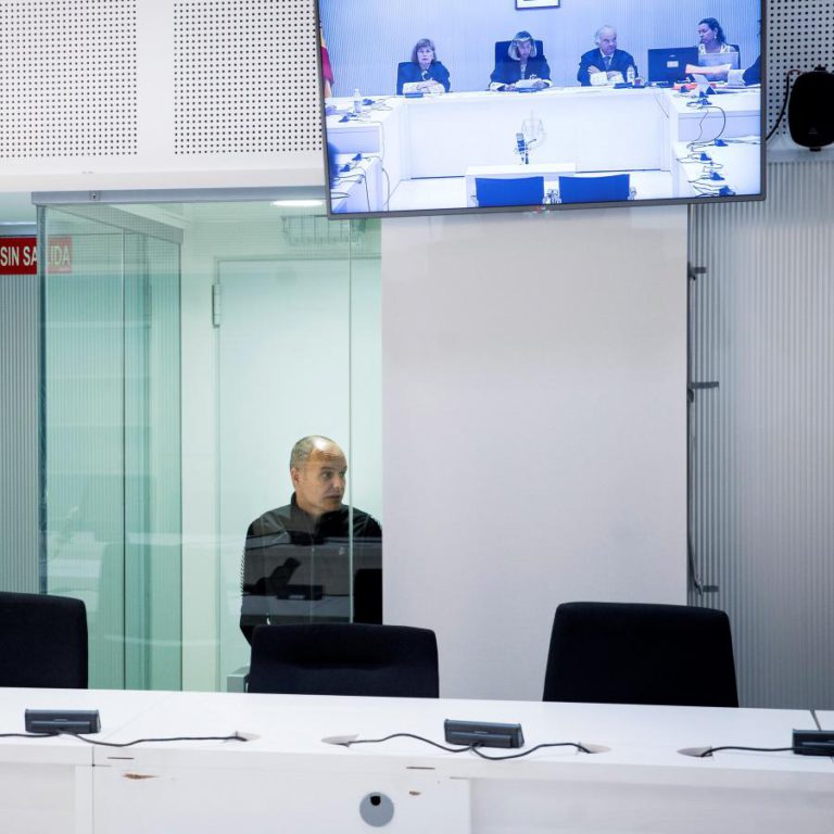 EX-DIRIGENTE DA ETA RECONHECE QUE TENTOU TRANSFERIR ARMAS PARA PORTUGAL