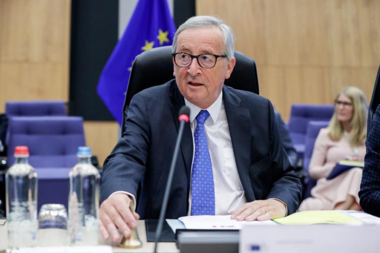 QUEM RECUSA VACINAÇÃO “ESTÁ A BRINCAR COM O FOGO” – JUNCKER