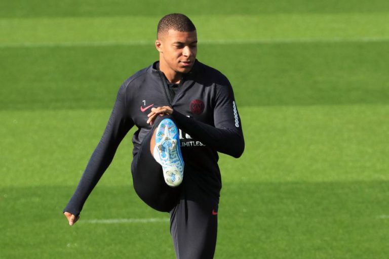 PARIS SAINT-GERMAIN CONFIRMA BAIXAS DE MBAPPÉ E CAVANI
