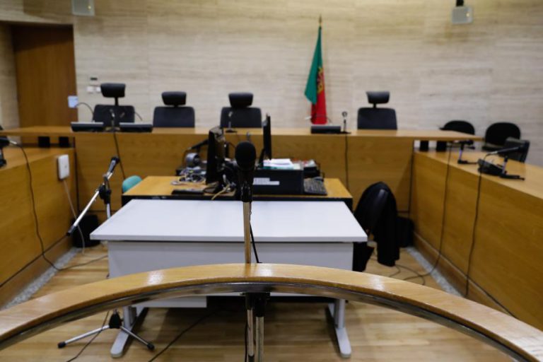 ROSA GRILO DIZ QUE APENAS SABIA DE DOIS DOS SEIS SEGUROS FEITOS PELO MARIDO