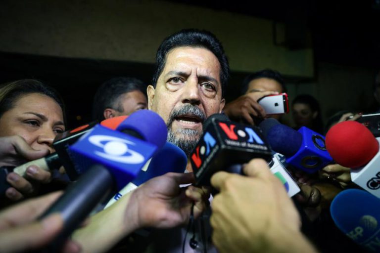GOVERNO VENEZUELANO LIBERTA O DEPUTADO EDGAR ZAMBRANO, VICE-PRESIDENTE DO PARLAMENTO