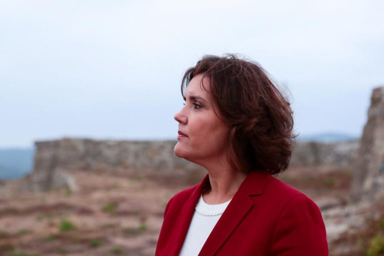 CDS AFIRMA QUE BANIR CARNE DE VACA É TÃO “ILEGÍTIMO” COMO BANIR COMIDA VEGETARINA