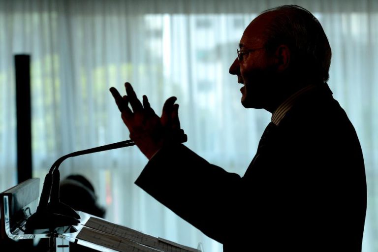 RUI RIO PROMETE MENOS IMPOSTOS E AUMENTO “MODERADO” DA DESPESA PÚBLICA