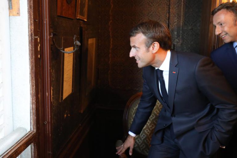 MACRON ESPERA AVANÇOS “NAS PRÓXIMAS HORAS” NAS NEGOCIAÇÕES COM O IRÃO