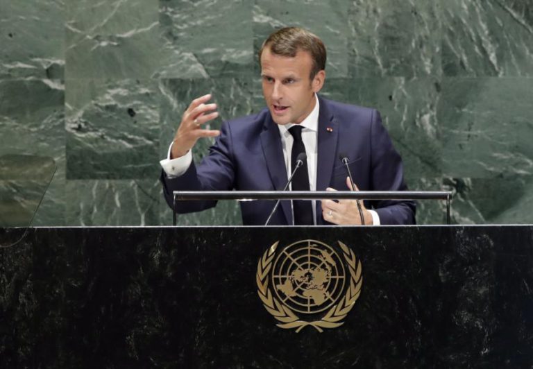 EMMANUEL MACRON DIZ QUE FOI “UM GRANDE FRANCÊS” QUE AMOU E FOI AMADO
