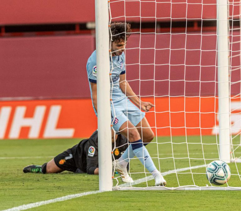 JOÃO FÉLIX MARCA E ATLÉTICO DE MADRID SOBE À LIDERANÇA