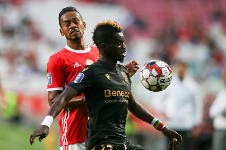 BENFICA E VITÓRIA DE GUIMARÃES EMPATAM NO ARRANQUE DO GRUPO B DA TAÇA DA LIGA