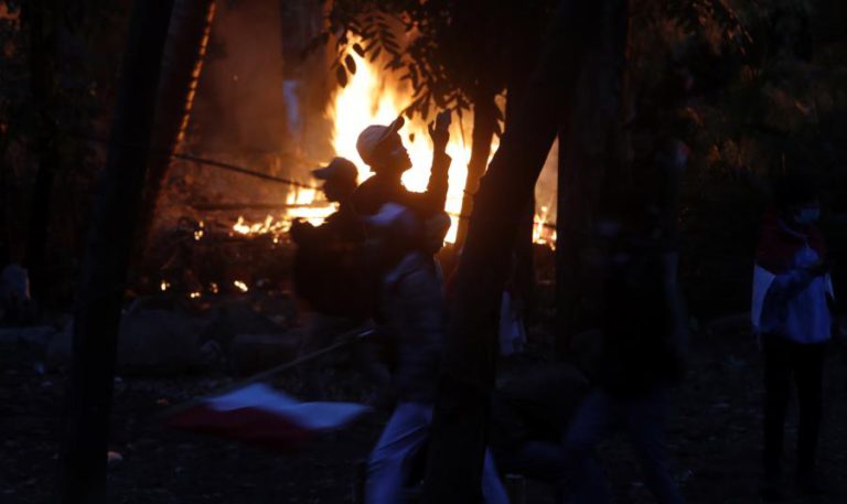 PELO MENOS 3.000 PESSOAS RETIRADAS APÓS ONDA DE VIOLÊNCIA NA PAPUA INDONÉSIA