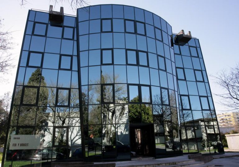 PRECÁRIOS DO LNEC PROTESTAM CONTRA ATRASO NA SUA ENTRADA PARA OS QUADROS