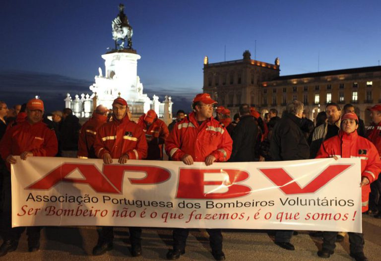 BOMBEIROS VOLUNTÁRIOS CONSIDERAM “DESRESPEITO” FALTA DE PAGAMENTO DE SETEMBRO