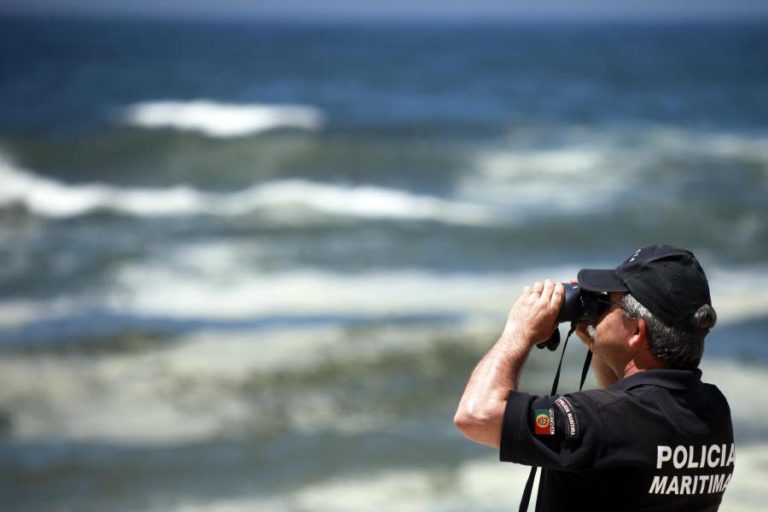 SEIS BARRAS MARÍTIMAS ESTÃO FECHADAS A TODA A NAVEGAÇÃO
