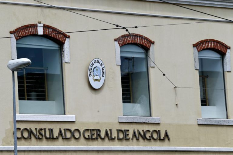 ANGOLANOS EM PORTUGAL VÃO PODER REGULARIZAR REGISTO CIVIL E OBTER BILHETE DE IDENTIDADE