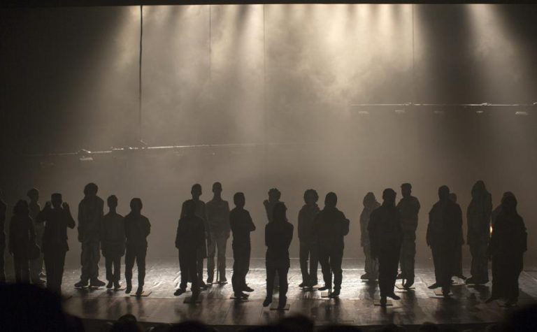 FESTIVAL INTERNACIONAL DE DANÇA CONTEMPORÂNEA JUNTA SETE CRIADORES EM ÉVORA