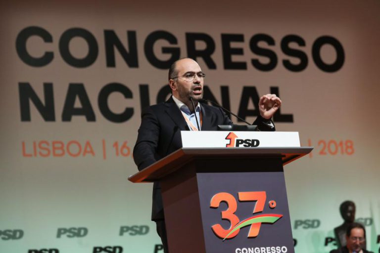 MIGUEL PINTO LUZ NA CORRIDA À LIDERANÇA DO PSD