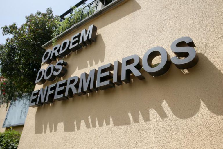 TRIBUNAL REJEITA PROVIDÊNCIA CAUTELAR REQUERIDA PELA ORDEM DOS ENFERMEIROS CONTRA MINISTÉRIO