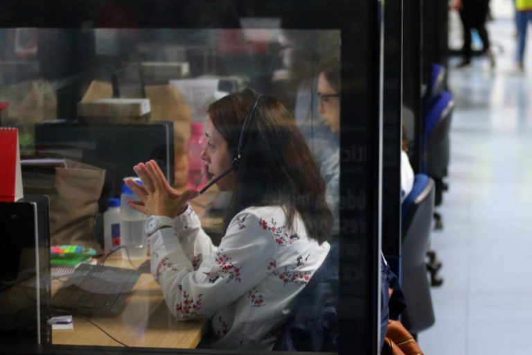 TRABALHADORES DOS CALL-CENTERS ESTÃO HOJE EM GREVE POR MELHORES SALÁRIOS