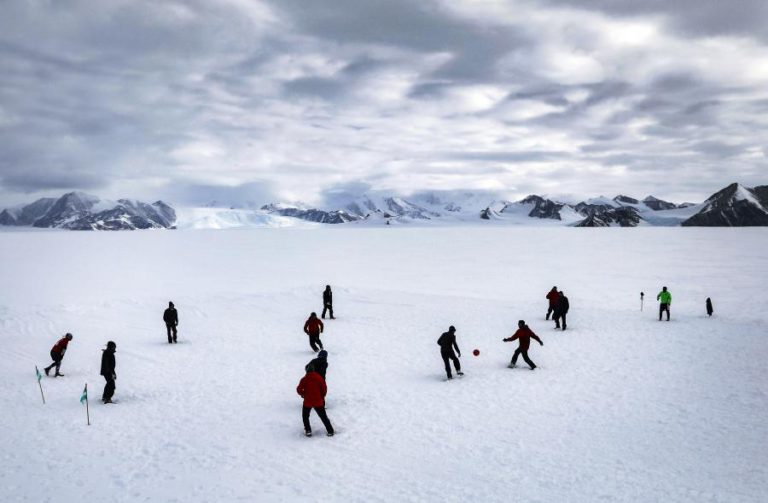 GLACIARES SUÍÇOS PERDERAM 10% DO VOLUME NOS ÚLTIMOS CINCO ANOS