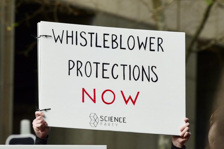 UE APROVA DIRETIVA PARA PROTEÇÃO DE DENUNCIANTES