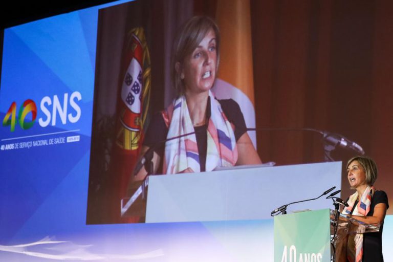 MINISTRA DA SAÚDE QUER QUE TODOS OS PORTUGUESES TENHAM UM ENFERMEIRO ATRIBUÍDO