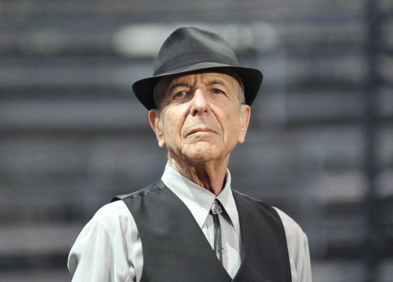 PUBLICADA BIOGRAFIA DE LEONARD COHEN, O MÚSICO NASCIDO DE FATO COMPLETO