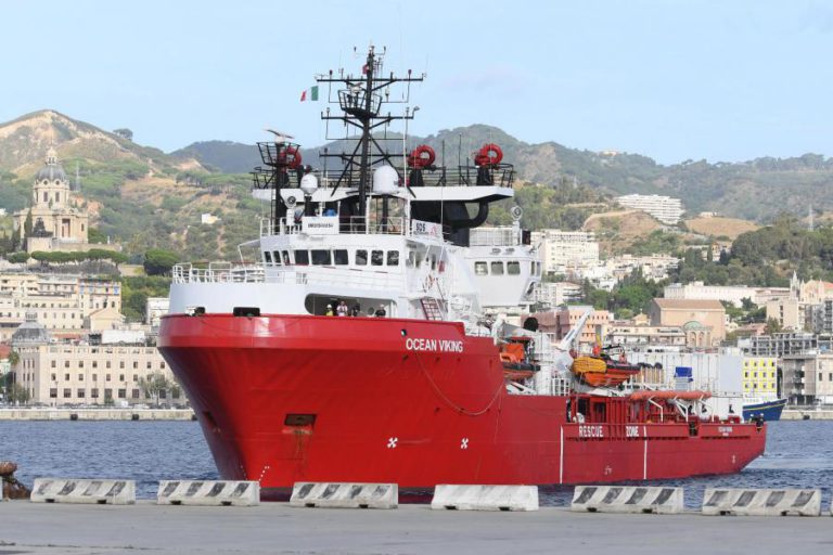 ONG PEDEM PORTO SEGURO PARA DESEMBARCAR 176 MIGRANTES RESGATADOS NO FIM DE SEMANA