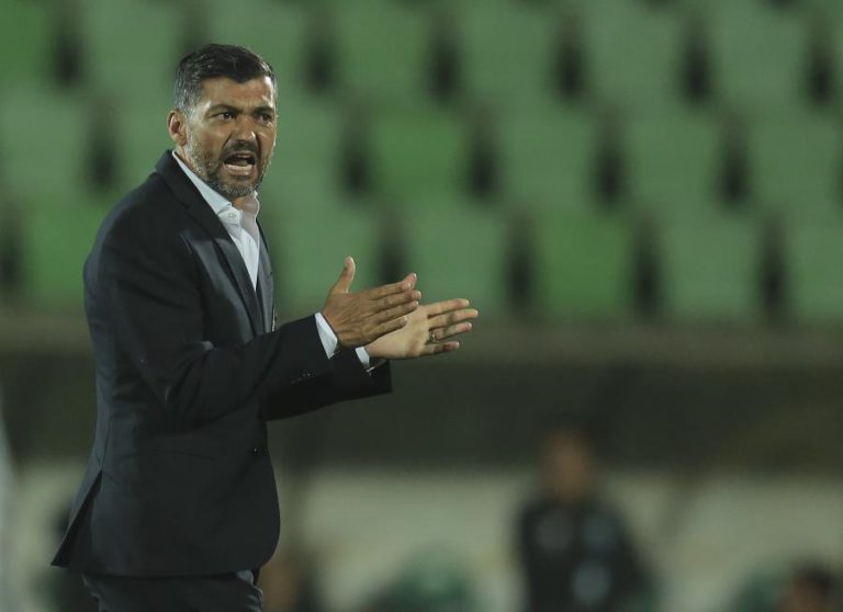 SÉRGIO CONCEIÇÃO PEDE RESPEITO PELO COIMBRÕES PARA EVITAR QUE “ACONTEÇAM SURPRESAS”