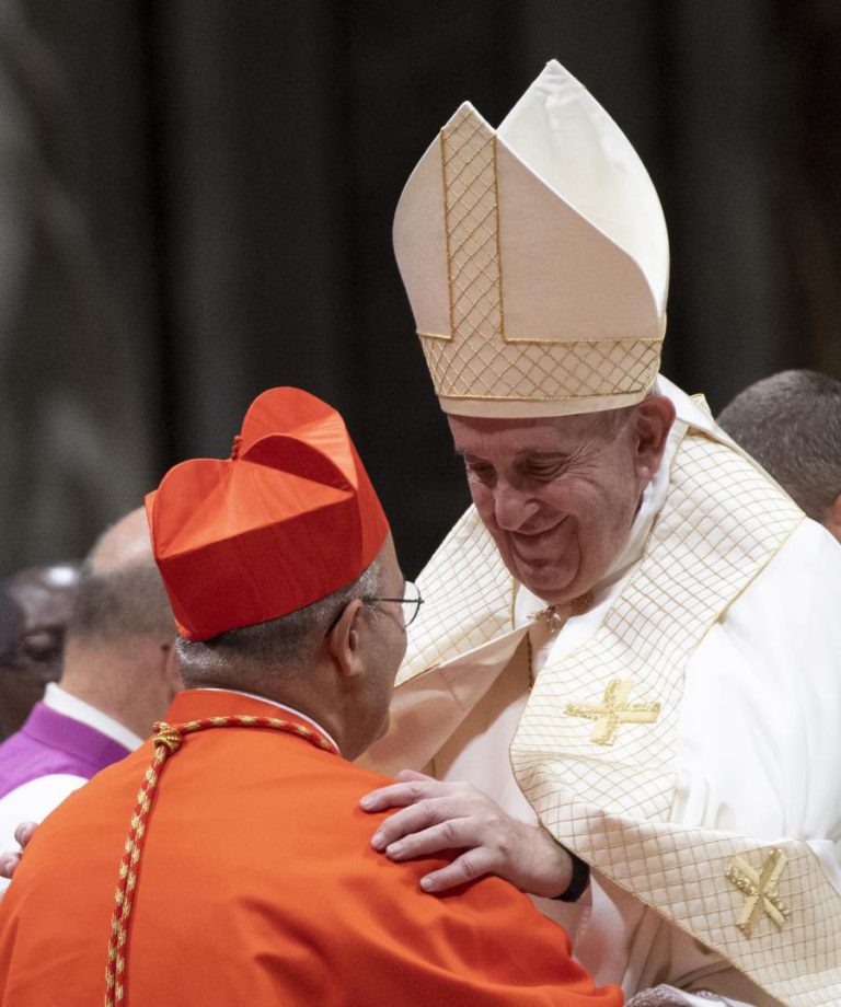 SER CARDEAL É TÃO PESADO COMO SER OPERÁRIO OU REFUGIADO — TOLENTINO MENDONÇA