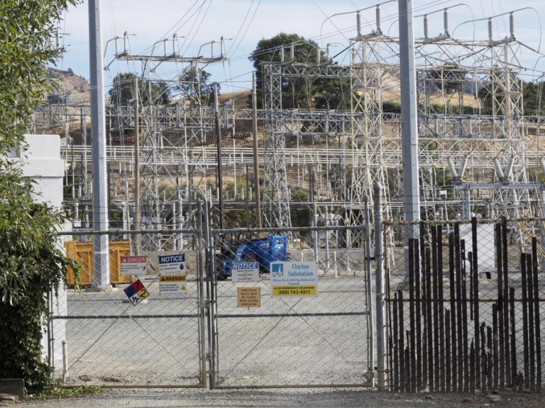 CALIFÓRNIA CORTA ELETRICIDADE A MILHÕES DE PESSOAS PARA PREVENIR INCÊNDIOS