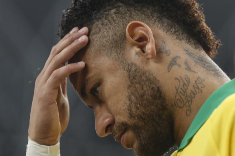 NEYMAR PARA QUATRO SEMANAS DEVIDO A LESÃO NA COXA