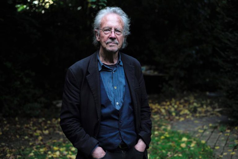 GOVERNO BÓSNIO DESCONTENTE COM ATRIBUIÇÃO DO NOBEL DA LITERATURA A PETER HANDKE