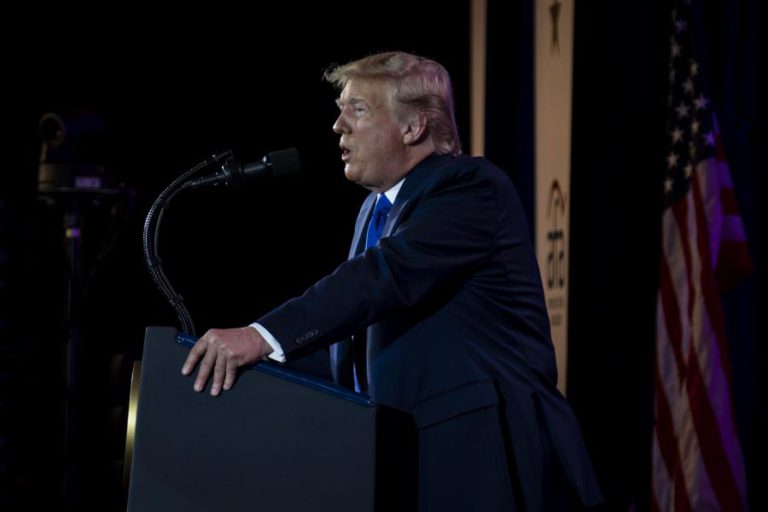 TRUMP ANUNCIA “SANÇÕES SEVERAS” E ORDENA SAÍDA IMEDIATA DE TROPAS DOS EUA DA SÍRIA