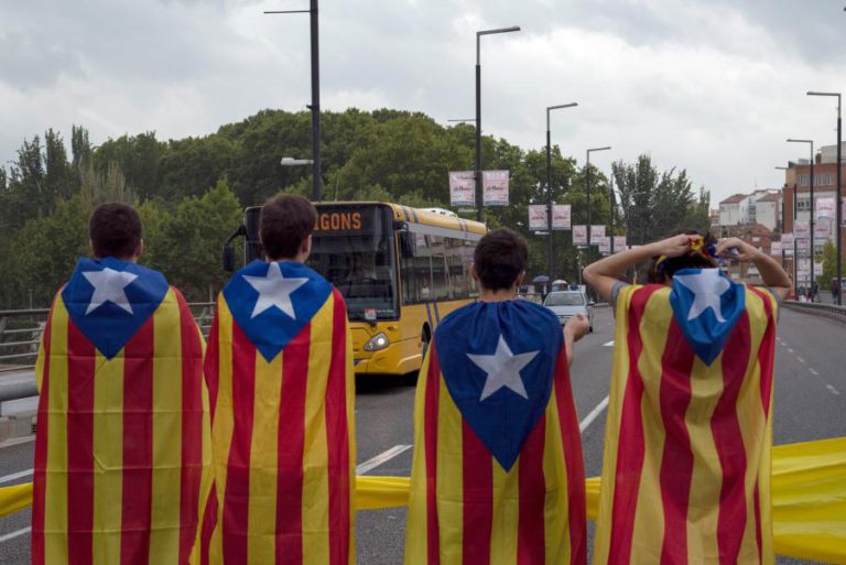 PROTESTOS INDEPENDENTISTAS NA CATALUNHA DE SEGUNDA-FEIRA FIZERAM 131 FERIDOS