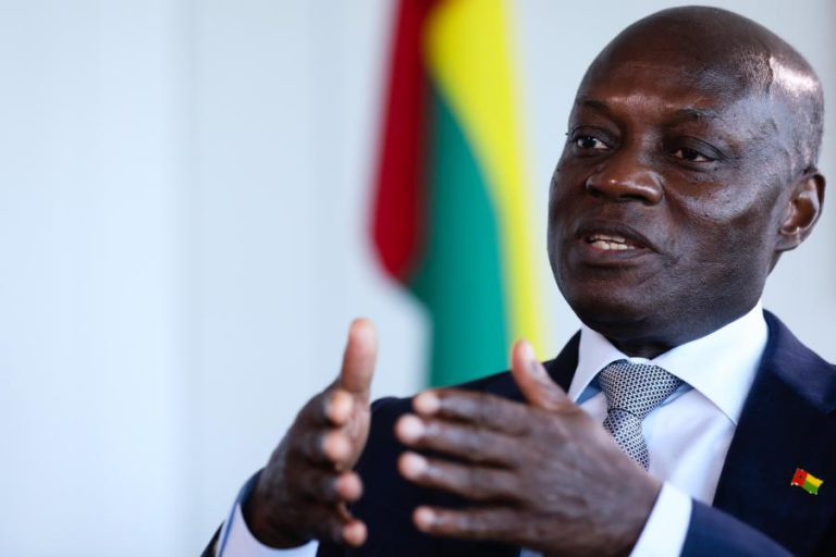 PRESIDENTE DA GUINÉ-BISSAU CANCELA AGENDA APÓS DENÚNCIA DE TENTATIVA DE GOLPE DE ESTADO