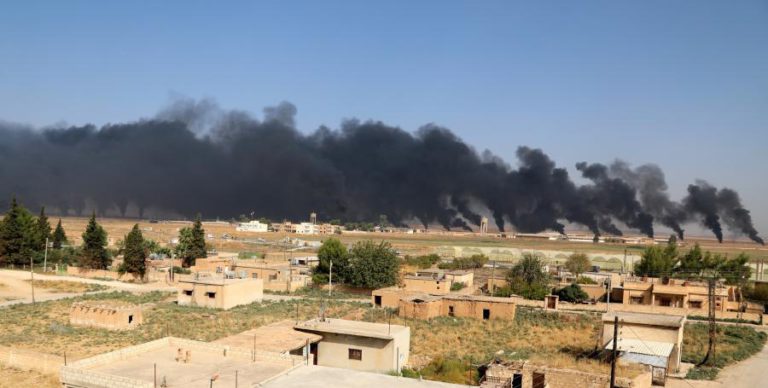 COMBOIO HUMANITÁRIO SAIU DA CIDADE SITIADA DE RAS AL-AIN, NA SÍRIA