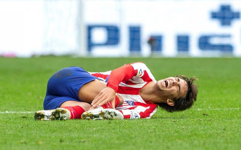 JOÃO FÉLIX COM “FORTE TORÇÃO NO TORNOZELO” NO JOGO CONTRA O VALÊNCIA