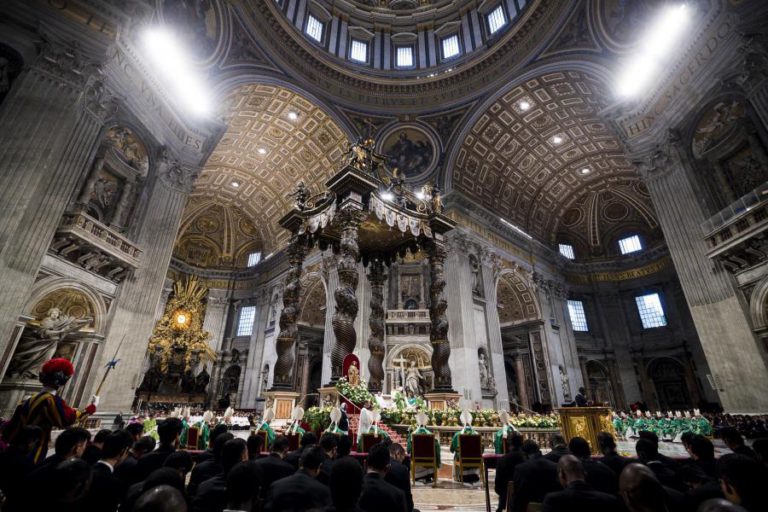 VATICANO NEGA RISCO DE INSOLVÊNCIA REVELADO POR LIVRO DE JORNALISTA ITALIANO