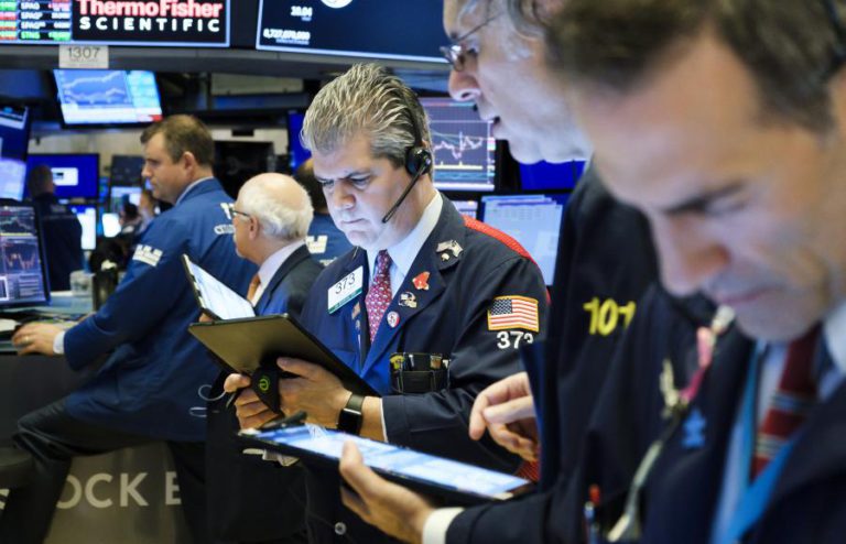 BOLSA DE NOVA IORQUE NEGOCEIA NO VERMELHO PREOCUPADA COM POSIÇÃO DA CHINA