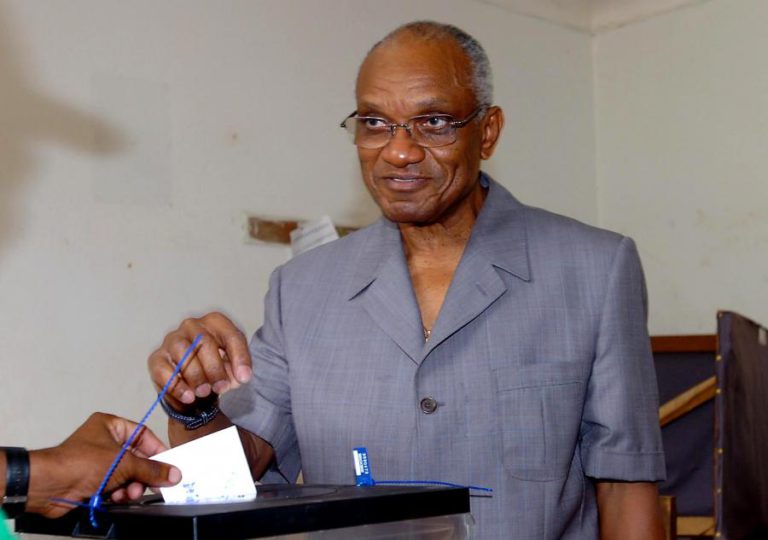 ANTIGO PR SÃO-TOMENSE QUEIXA-SE DE ESTAR A SER ALVO DE ESPIONAGEM