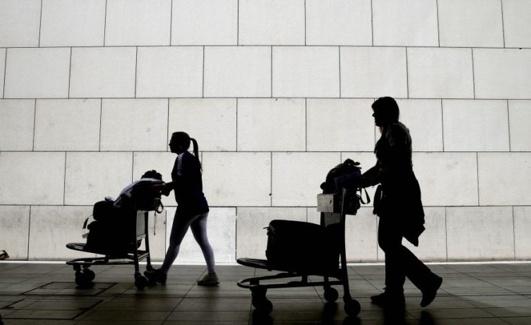 NÚMERO DE PORTUGUESES A EMIGRAR PARA TRABALHAR NO REINO UNIDO VOLTOU A SUBIR